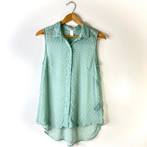 H&M Light Green Sleeveless Blouse Size 8  Lightweight Sheer Textured Spring Top